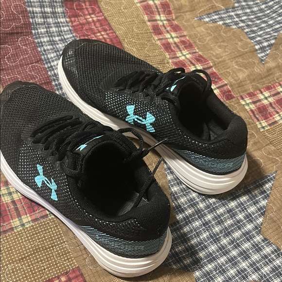 Under Armour Black and Teal Running Shoes - Picture 1 of 5